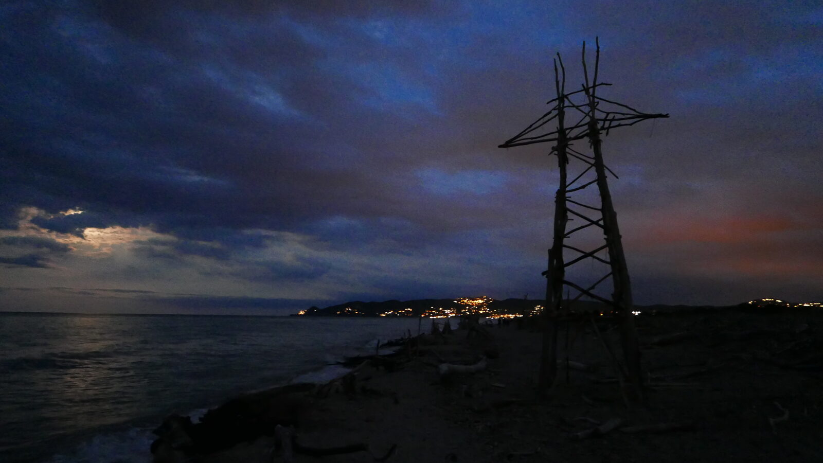 Power Tower I — construction on the shore